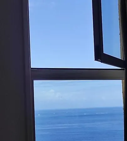 Torres Yomely アパート