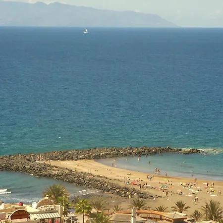 Torres Yomely * Playa de las Américas