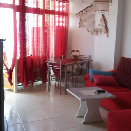 Torres Yomely * Playa de las Americas (Tenerife)